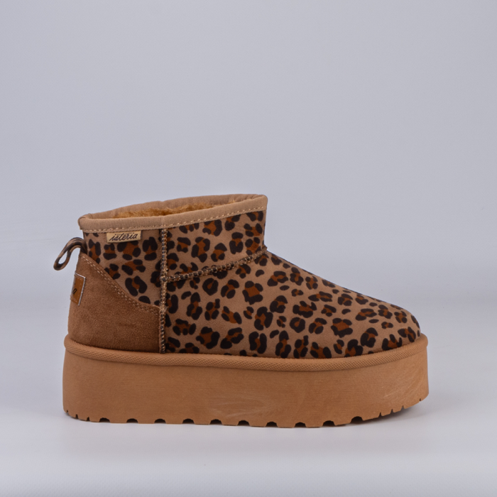 BOTIN MUJER ISTERIA...