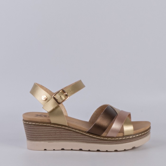 SANDALIA MUJER XTI ORO 54490