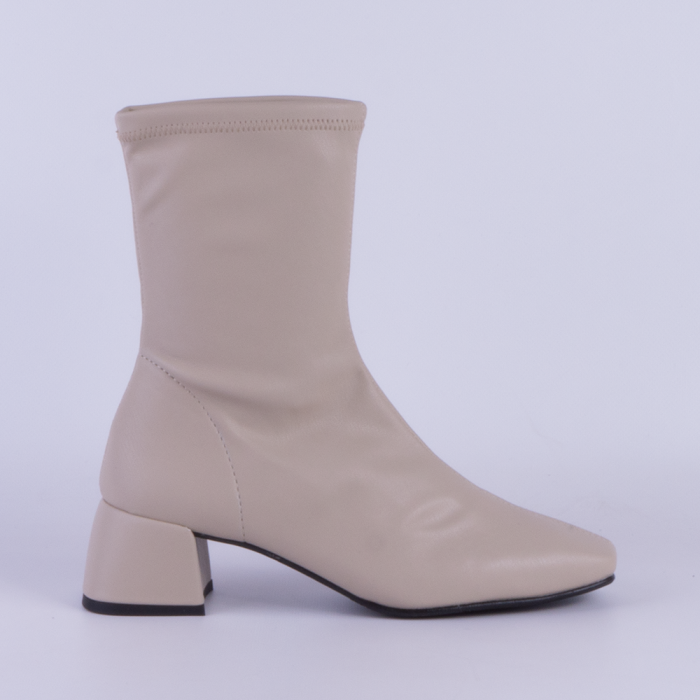 BOTIN MUJER DANIELA VEGA...